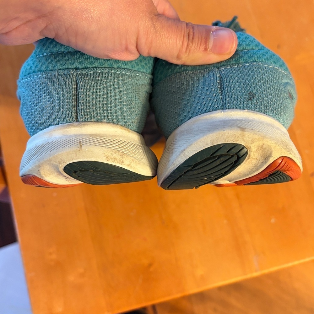 Altra Escalante Runners. Size 7.5 - Picture 6 of 6